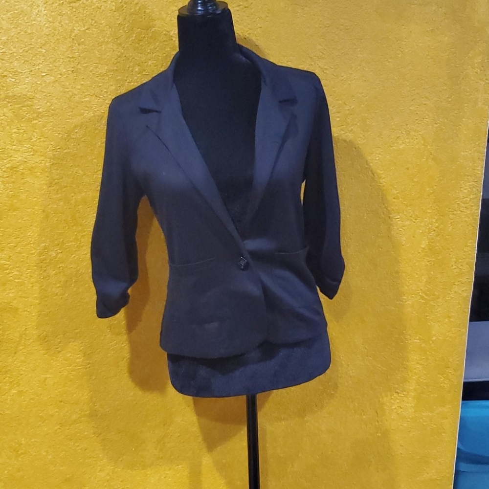 Black short sleeved jacket